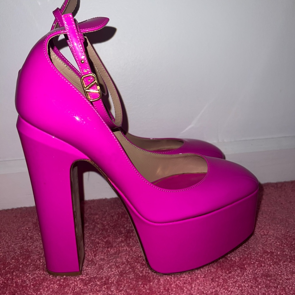 Authentic Valentino platform pink heels